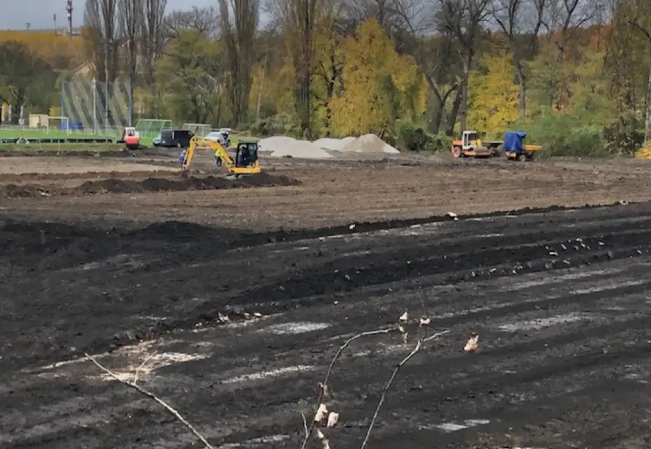 Výstavba hřiště UMT